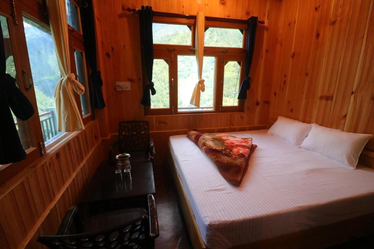 Tirthan Hilltop Home Stay Banjār Екстериор снимка