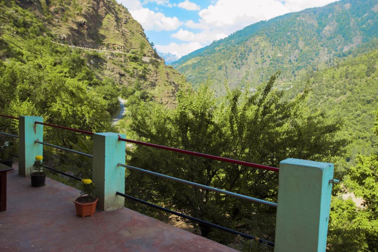Tirthan Hilltop Home Stay Banjār Екстериор снимка