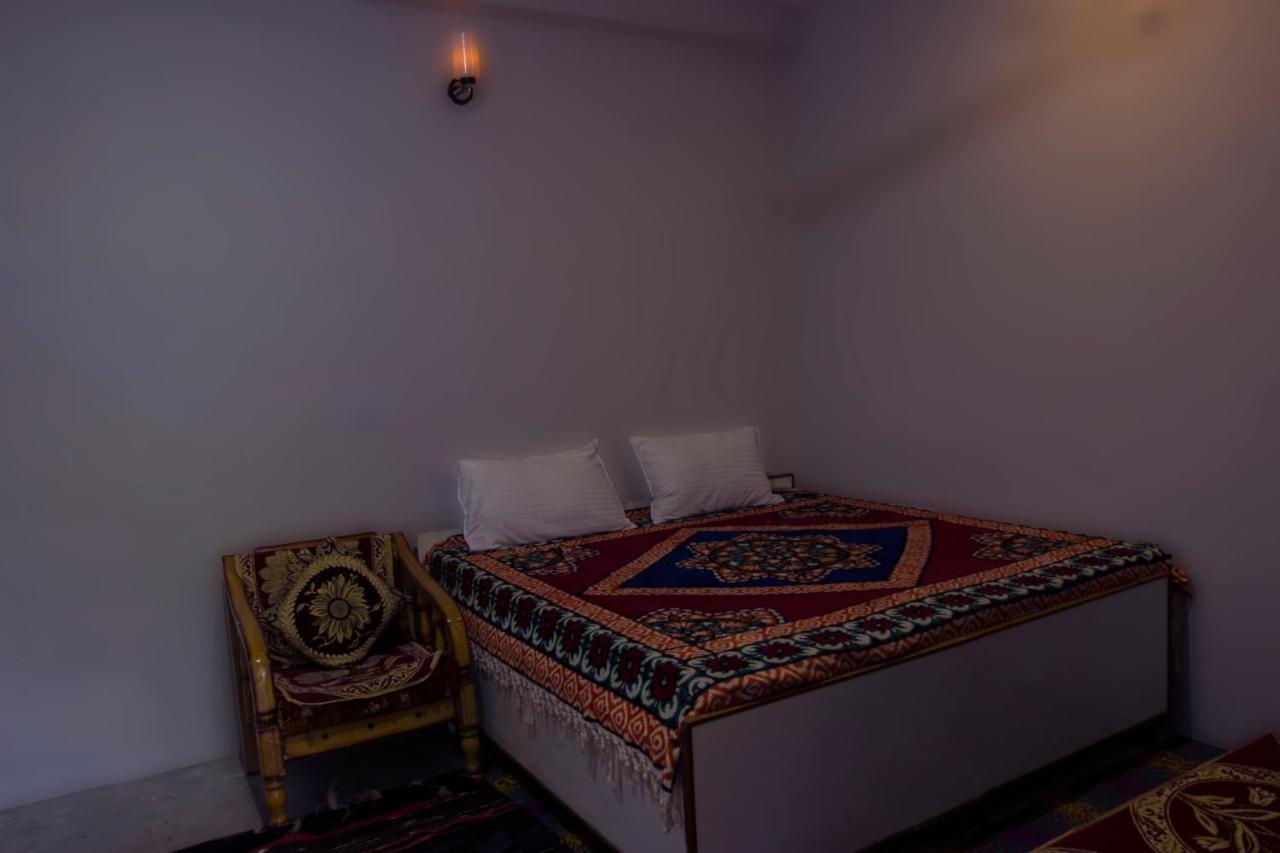 Tirthan Hilltop Home Stay Banjār Екстериор снимка
