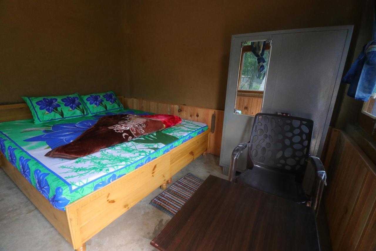 Tirthan Hilltop Home Stay Banjār Екстериор снимка